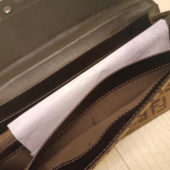 💋Fendi Zucca Canvas Continental Wallet Pre-loved - Picture 10 of 11